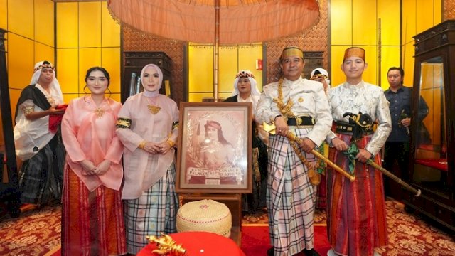 Dewan Adat Saoraja Bone Anugerahi Pj Gubernur Bahtiar Gelar Adat Daeng Mappuji