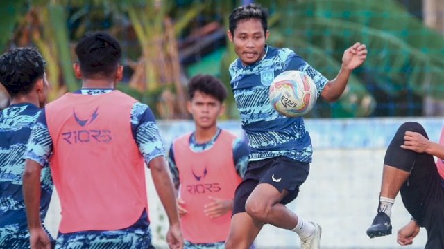 Para pemain PSIS Semarang menggelar latihan. (@psisfcofficial)