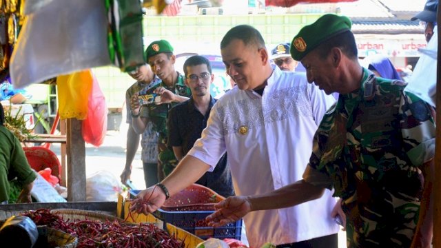 Pj Bupati Sinjai Pastikan Stok Kebutuhan Bahan Pangan Aman Hingga Lebaran