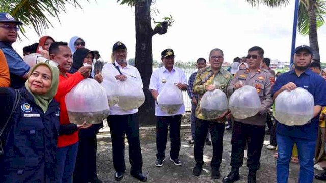 Apresiasi Gerakan Tebar Benih Ikan oleh Pj Gubernur, Danny Pomanto: Bantu Ekonomi Masyarakat