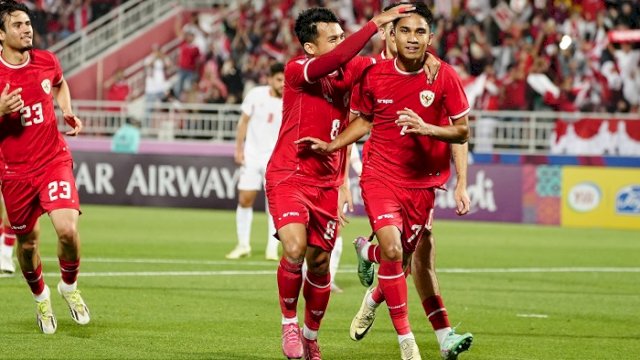 Timnas U-23 Indonesia lolos ke babak perempat final untuk pertama kalinya setelah mengalahkan Yordania dengan skor telak 1-4 pada laga ketiga atau partai terakhir Grup A di Stadion Abdullah bin Khalifa, Doha, Qatar, Minggu (21/4/2024). (PSSI)