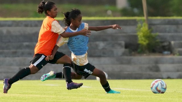Pemain timnas Indonesia U-17 wanita saat latihan. Pelatih timnas Indonesia U-17 Satoru Mochizuki membawa 23 pemain untuk gelaran AFC U-17 Women's Cup di Bali dari tanggal 6-19 Mei 2024. (PSSI)