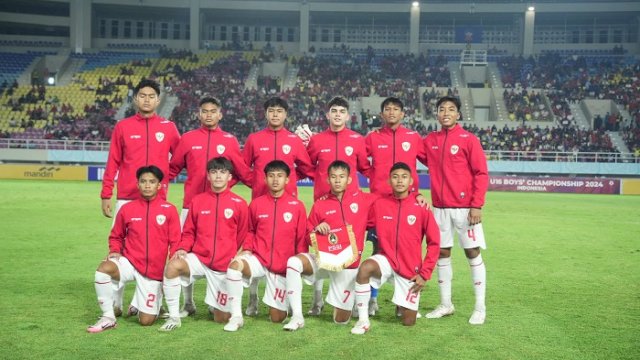 Para pemain Timnas U-16 Indonesia akan menghadapi Australia pada laga semifinal ASEAN U-16 Boys Championship 2024, Senin (1/7), di Stadion Manahan, Solo. (Dok. PSSI)