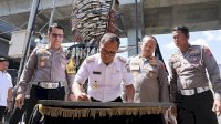 Diresmikan Walikota dan Kapolrestabes, Tugu Ikan di Fly Over Dibuat dari 5.000 Knalpot Brong