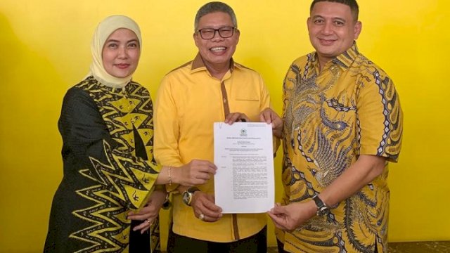 Pasangan Appi-Aliyah menerima rekomendasi B1KWK dari Partai Golkar untuk maju Pilwalkot Makassar. ()