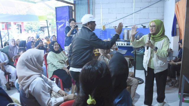 Calon Wakil Wali Kota Makassar, Rezki Mulfiati Lutfi (RML) silaturahmi bersama warga Bontoala, Jumat (2/8/2024).