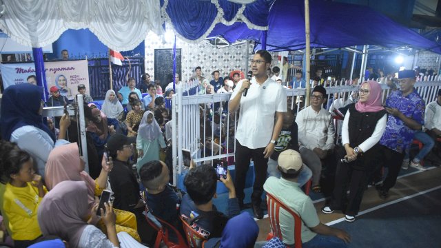 Pasangan Calon Wali Kota dan Wakil Wali Kota Makassar, Andi Seto Asapa- Rezki Mulfiati Lutfi silaturahmi bersama ribuan warga Kelurahan Bara-baraya Utara, Kecamatan Makassar, Jumat (9/8/2024) malam.