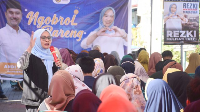 Calon Wakil Wali Kota Makassar, Rezki Mulfiati Lutfi silaturahmi bersama warga Kecamatan Rappocini, Selasa (13/8/2024).