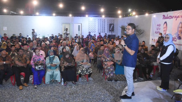 Pasangan Calon Wali Kota dan Wakil Wali Kota Makassar, Andi Seto Asapa- Rezki Mulfiati Lutfi menghadiri undangan Perkumpulan Perantau Jawa yang berdomisili di Makassar, Rabu (14/8/2024).