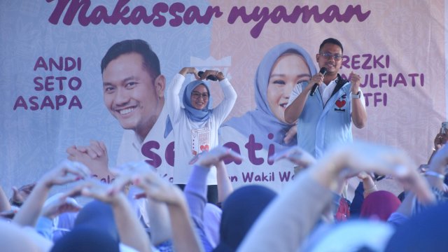 Pasangan Calon Wali Kota dan Wakil Wali Kota Makassar, Andi Seto Asapa-Rezki Mulfiati Lutfi silaturahmi bersama warga Kecamatan Tamalanrea, Minggu (18/8/2024). 