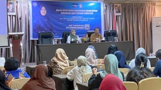 Anggota DPRD Makassar, Fatma Wahyuddin melaksanakan Kunjungan Dapil dengan berdialog bersama warga, di Hotel Ramayana, Senin (19/8/2024).