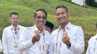 Menkumham dan Wamentan Pamer Simbol Salam Sehati di Rapimnas Gerindra