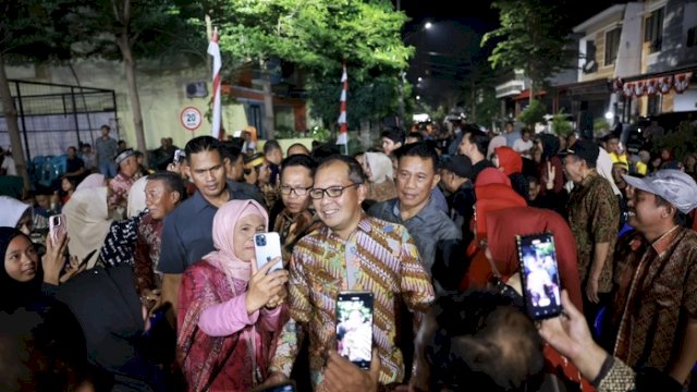 Walikota Makassar Moh Ramdhan Pomanto menghadiri Pesta Rakyat dalam rangka HUT RI.