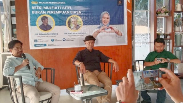 Diskusi politik dengan tema &lsquo;Makassar memanggil: Rezki Mulfiati Lutfi, Bukan Perempuan Biasa&rsquo; yang digelar Komunitas Jurnalis Politik (KJP) di Cafe Lorong, Rabu (21/8/2024).