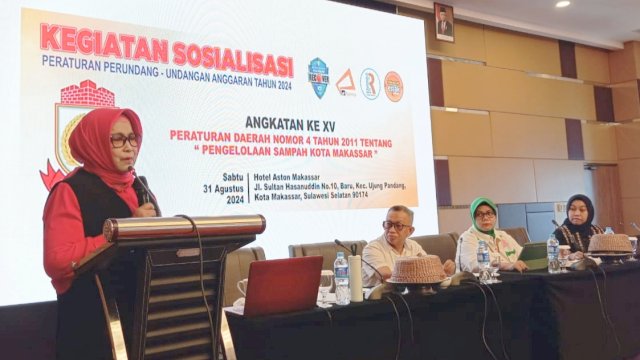 Anggota DPRD Makassar, Apiaty Amin Syam sosialisasi Pengelolaan Sampah Kota Makassar, di Hotel Aston, Jalan Sultan Hasanuddin, Sabtu (31/8/2024).