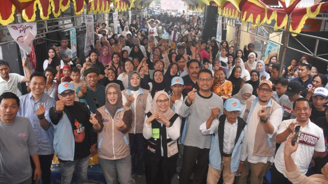 Pasangan calon Wali Kota dan Wakil Wali Kota Makassar, Andi Seto Asapa-Rezki Mulfiati Lutfi (Seto-Kiki) silaturahmi bersama warga Bunga Eja Beru, Sabtu (21/9/2024).