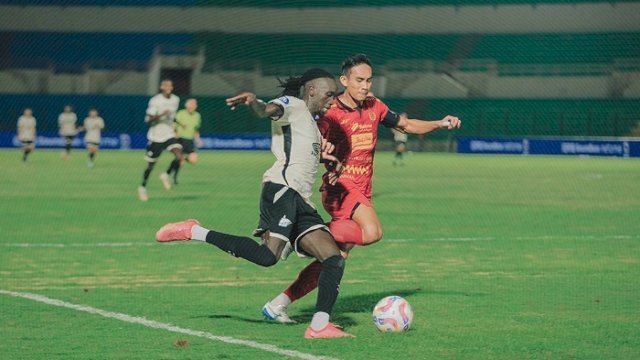 Laga Persija Jakarta yang menjamu PSM Makassar di Stadion Sultan Agung, Bantul, Minggu (29/9/2024) malam WIB, berakhir imbang 1-1. (@PSM_Makassar)