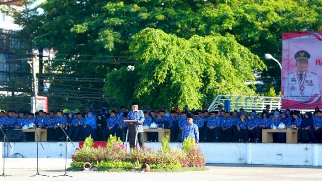 Walikota Makassar Moh Ramdhan Pomanto saat memimpin Upacara Hari Kesadaran Nasional di Lapangan Karebosi, Selasa, 17 September 2024.