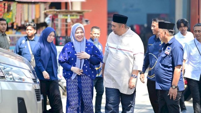 Bakal calon wakil gubernur Sulsel Fatmawati Rusdi dan Ketua DPD PAN Maros Chaidir Syam saat di Kabupaten Maros, Jumat (20/9/2024).
