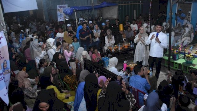 Pasangan Andi Seto Asapa-Rezki Mulfiati Lutfi menghadiri peringatan Maulid Nabi Muhammad SAW di Kelurahan Kaluku Bodoa, Kecamatan Tallo, Sabtu (21/9/2024) malam.