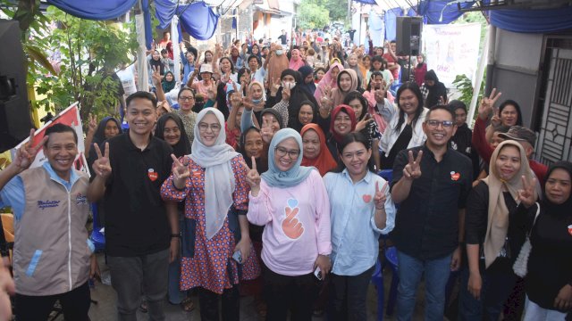 Ketua DPRD Sulsel, Andi Rachmatika Dewi bersama Ketua DPRD Makassar, Supratman dampingi kampanye calon Wakil Wali Kota Makassar nomor urut 2, Rezki Mulfiati Lutfi, di Kecamatan Tamalanrea-Biringkanaya, Minggu (13/10/2024).