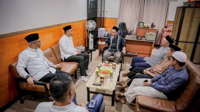 Calon Wali Kota Makassar nomor urut 02, Andi Seto Gadhista Asapa melakukan kunjungan ke Kantor DPP Wahdah Islamiyah di Jalan Antang Raya, Kecamatan Manggala, Kamis (24/10/2024).