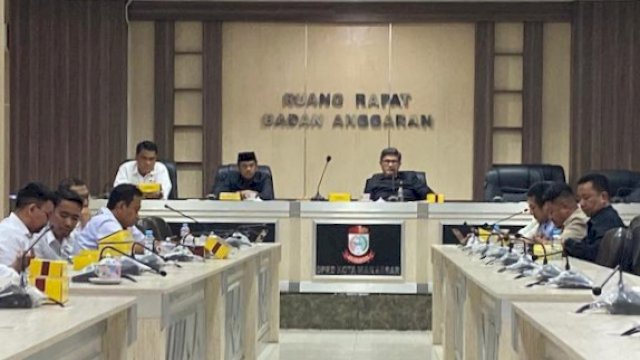 Rapat DPRD Makassar.