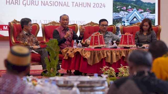 Buku “365 Hari di Tanah Mandar Menebar Cinta”, Ceritakan Proses Karir Prof Zudan dari Nol
