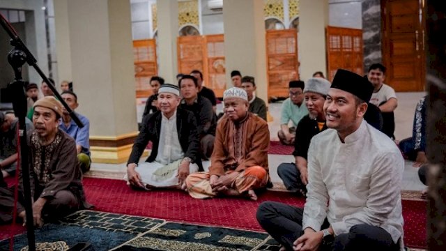 Calon Walikota Makassar Andi Seto Gadhista Asapa di Masjid Nahdahtussa&rsquo;adah, Kompleks Patompo, Kelurahan Panambungan.