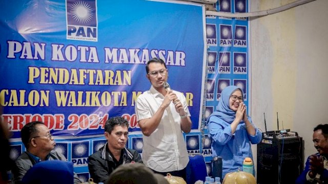 Pasangan Andi Seto Asapa-Rezki Mulfiati Lutfi (Seto-Rezki) menghadiri rapat konsolidasi pemenangan bersama jajaran kader di Kantor DPD PAN Makassar, Jalan Abd Dg Sirua, Rabu (16/10/2024) malam.