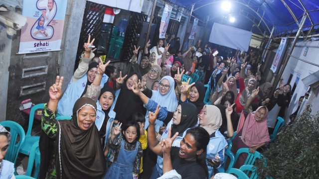 Calon Wali Kota Makassar nomor urut 2, Rezki Mulfiati Lutfi silaturahmi bersama Warga Tallo, Sabtu (2/11/2024).