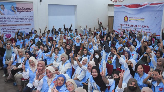 Calon Wakil Wali Kota Makassar nomor urut 2, Rezki Mulfiati Lutfi bakar semangat para saksi TPS.
