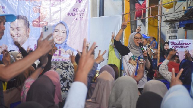 Calon Wakil Wali Kota Makassar nomor urut 2, Rezki Mulfiati Lutfi silaturahmi bersama warga Tamamaung, Jumat (22/11/2024).