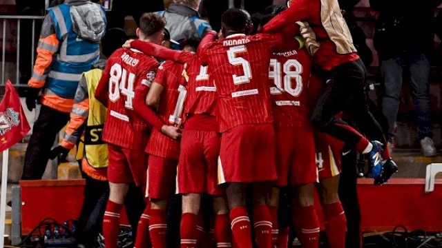 Para pemain Liverpool merayakan gol ke gawang Real Madrid. matchday ke-5 Liga Champions 2024/25 yang berlangsung di Stadion Anfield, Liverpool pada Kamis (28/11/2024) dini hari WIB, Liverpool menang 2-0. (Foto: X/@LFC)