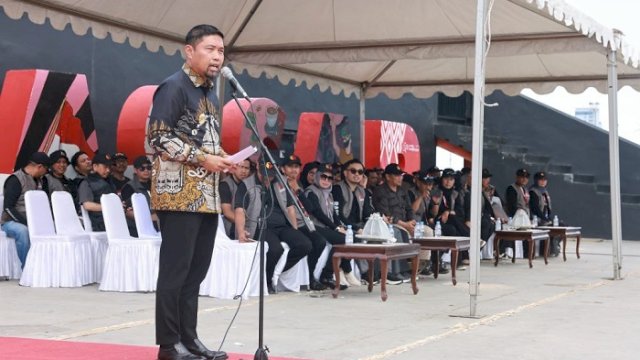 Pjs Walikota Makassar, Andi Arwin Azis, saat Apel Siaga Pengawasan Masa Tenang Pemilihan Gubernur dan Wakil Gubernur Sulsel serta Pemilihan Walikota dan Wakil Walikota Makassar 2024, yang berlangsung di Anjungan Pantai Losari, Sabtu, 23 November 2024.