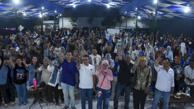 Acara silaturahmi dan dialog masyarakat dengan Calon Wakil Walikota Makassar Rezki Mulfiati Lutfi, di Jl Faisal, Kelurahan Banta-bantaeng, Rappocini, Selasa (5/11/2024) malam.