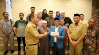 Danny Pomanto Lepas 20 Jemaah Umroh Utusan Terbaik Masjid