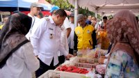 Kunjungi Gerakan Pasar Murah, Walikota Makassar Pastikan Harga Pangan Terjangkau