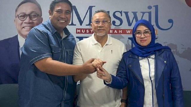 Ketua Umum PAN Zulkifli Hasan bersama Husniah Talenrang dan Chaidir Syam. (int)