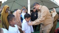 Seragam Sekolah Gratis Mulai Dibagikan, Walikota Makassar Tegaskan Komitmen Pendidikan Berkualitas Tanpa Beban