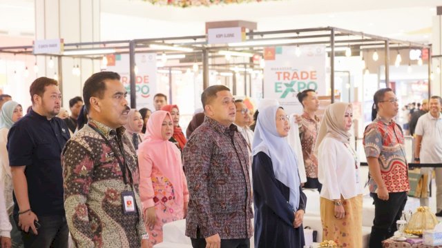 Didampingi Kadisdag, DPMPTSP, Dispar, Dishub, dan Bapenda, Munafri Promosikan Produk UMKM Go International