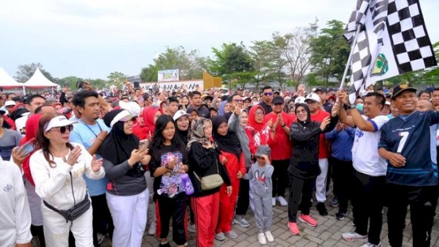 Bupati Gowa Lepas Peserta Jalan Santai, Wadah Mempererat Kebersamaan dan Persatuan