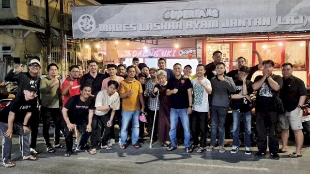 Manajemen dan Panitia Pelaksana (Panpel) Pertandingan PSM Makassar, menggelar silaturahmi sambil ngopi bareng seluruh kelompok suporter. (dok. ileague)