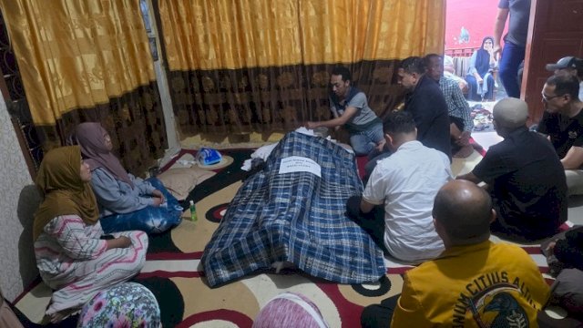 Melayat ke Rumah Duka Korban Kebakaran Gedung DPRD Makassar, Munafri: Beliau Dikenal sebagai Fotografer