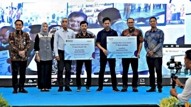 Menko Perekonomian Saksikan Akad Massal 800 Ribu Debitur KUR, Sulsel Hadirkan Seribu Pelaku UMKM di Monumen Mandala