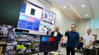 Kunjungi Command Center, Wamendagri Puji Inovasi Walikota Makassar dan Kadis Kominfo