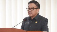 Sekda Sulsel Sampaikan Jawaban Gubernur atas Pandangan Umum Fraksi APBD 2026