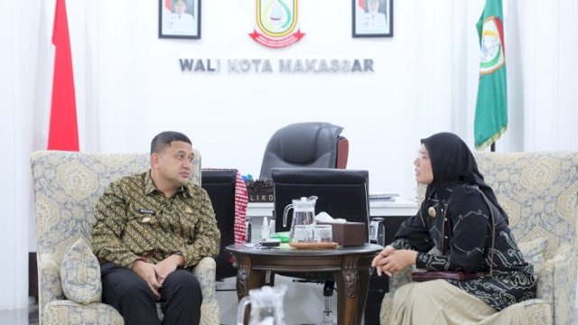 Walikota Makassar Munafri Arifuddin menerima kunjungan rombongan dari Pemkot Banjarmasin yang dipimpin Wakil Wali Kota Hj. Ananda di Balai Kota Makassar, pada Kamis (23/10/2025).