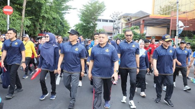 Puluhan Ribu Warga Makassar Rayakan HUT Kota Penuh Kegembiraan dengan Jalan Sehat