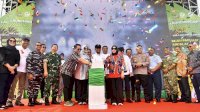 Resmi Diluncurkan, Gubernur Andi Sudirman Salurkan 5 Juta Kg Benih Padi Unggul untuk Petani se-Sulsel